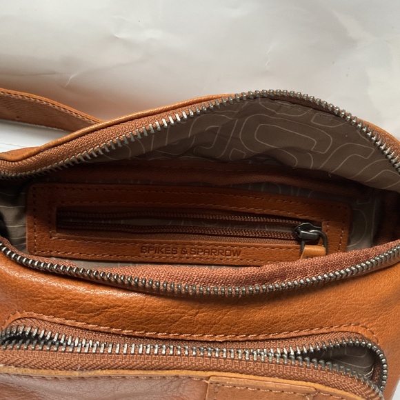 Spikes & Sparrows  Waist Bag Crossbody Leather Cognac Front Back Zip Pockets - Picture 7 of 9